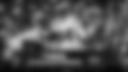 Los Rams de Los Ángeles se enfrentan a los Panthers de Carolina en la semana trece de la temporada y Troy Santiago nos plática de los 3 jugadores que impactarán el duelo este domingo.