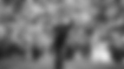 The Washington Commanders fall to the San Francisco 49ers 27-10 in week 17 at FedEx Field