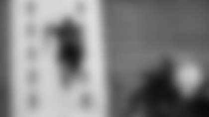 Texas offensive lineman Kelvin Banks Jr. runs in the 40-yard dash at the NFL football scouting combine, Sunday, March 2, 2025, in Indianapolis. (AP Photo/Charlie Riedel)