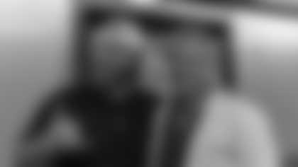 New Orleans Saints team physician Dr. John Amoss speaks to students at LSU medical school on how he discovered long snapper Jon Dorenbos’ heart defect on Tuesday, Dec. 3, 2024.