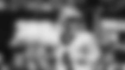 New Orleans Saints quarterback Derek Carr (4) passes the ball during the second half of an NFL football game against the Atlanta Falcons, Sunday, Sept. 29, 2024, in Atlanta.