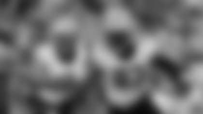 TE Juwan Johnson (83) carries the ball during the New Orleans Saints game against the Tennessee Titans for Week 17 of the 2025 NFL season on Dec. 28, 2025 at Nissan Stadium.