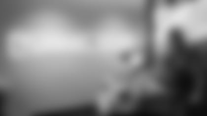 TICKETS/PREMIUM/TUNNEL-CLUB/Staff Image