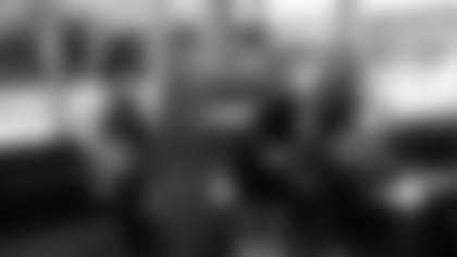 Dr. Nora Disis being honored as a Delta Community Captain