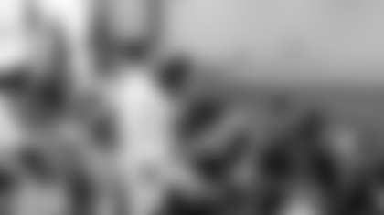 COMMUNITY/HAWKS ON THE YARD/Events Images/Image 2