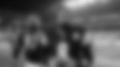 Pittsburgh Steelers defensive tackle Cameron Heyward (97) and Pittsburgh Steelers quarterback Aaron Rodgers (8) during a regular season game between the Pittsburgh Steelers and the Baltimore Ravens, Sunday, Jan. 4, 2026 in Pittsburgh, PA. (Jared Wickerham / Pittsburgh Steelers)