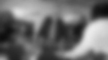 Pittsburgh Steelers tight end Pat Freiermuth (88) held a Thanksgiving dinner for local youth at Hosanna House on Tuesday, Nov. 25, 2025 in Pittsburgh, PA. (Taylor Ollason / Pittsburgh Steelers)