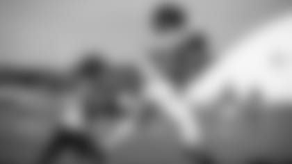 treylon-burks-vs-sehawks-2