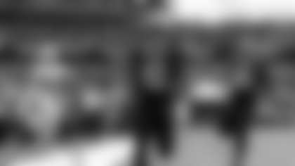 RB Alvin Kamara (41) scores a 57-yard touchdown during the New Orleans Saints game against the Dallas Cowboys in Week 2 of the 2024 NFL Season on Sept. 15, 2024 in AT&T Stadium.