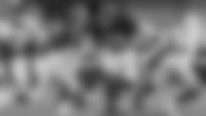 Alabama offensive lineman Kadyn Proctor (74) runs forward to seek out a block during the first half of an NCAA college football game against Louisana-Monroe, Saturday, Sept. 6, 2025, in Tuscaloosa, Ala. (AP Photo/Vasha Hunt)