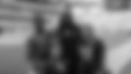 Aaron Jones Hosting 2