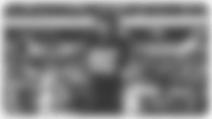 Quarterback Justin Herbert throws a 1-yard touchdown pass to tight end Oronde Gadsen II.