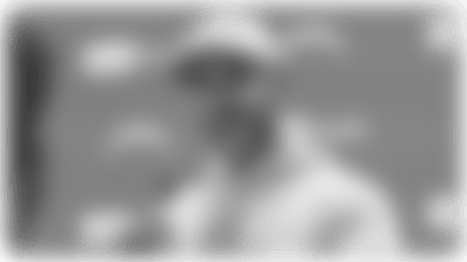 Chargers defensive coordinator Jesse Minter meets with the media to discuss how the defense performed against the Titans, the defense rallying behind LB Daiyan Henley, his impression of Aaron Rodgers, and more.