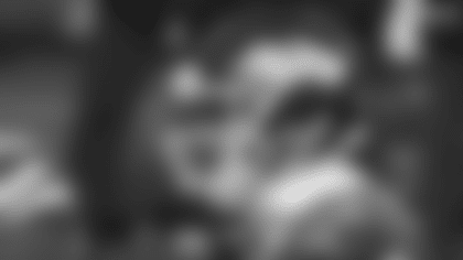 Watch QB Tyrod Taylor shake a defender and dive past the goal line for a 10-yard rushing score.