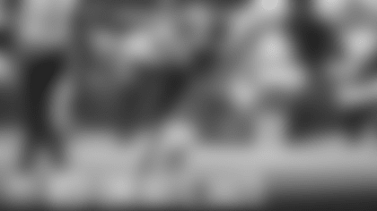 Experience the 2025 season through cinematic shots of your favorite plays. Relive powerful sacks from defensive end Kobie Turner, unbelievable touchdown catches by wide receiver Davante Adams, and memorable game entrances.