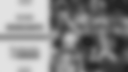 Watch all of quarterback Sam Darnold's 17-straight completions from the Week 9 matchup against the Washington Commanders.