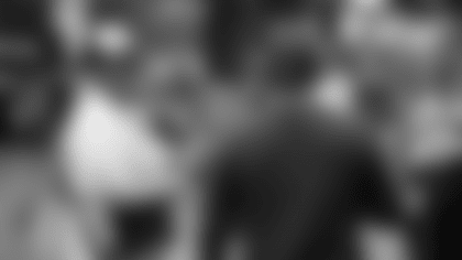 COMMUNITY/CHARITABLE-FOUNDATION/Volunteer Image 2