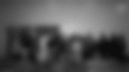 TVStory_Rookie_Foodbank_06