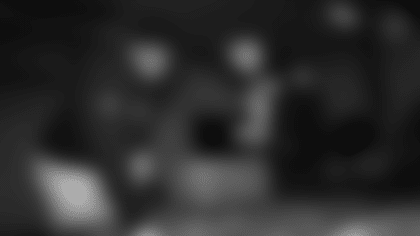 TVStory_Rookie_Foodbank_02