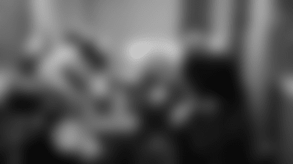 TVStory_Deshon_Elliott_Visit_1218_03