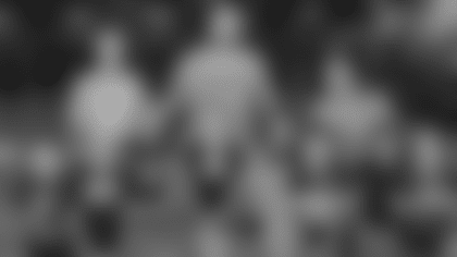 TVStory_Huddle_04