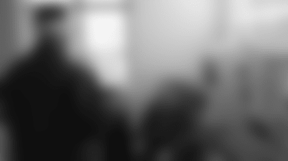 TVStory_Deshon_Elliott_Visit_1218_02