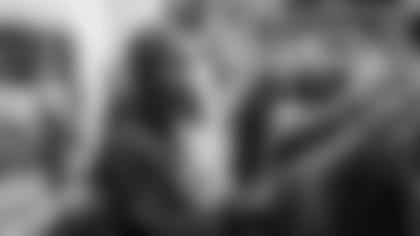 TVStory_Cams_Kindness_Craigs_Closet_Washington_02