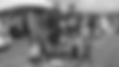 TVStory_MAW_Visit_0811_ar_0218