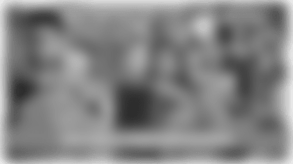 Junior Cheerleaders - 2025 Landing Page - Field Performance Graphic 