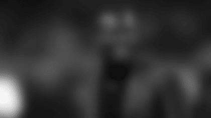 Kwesi-Smiling-Sideline-2560