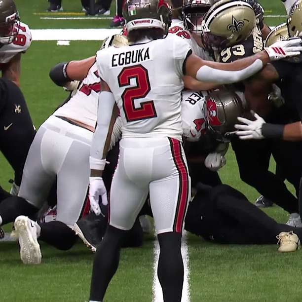 HIGHLIGHT: Sean Tucker Scores TD on 4th Down vs. Saints