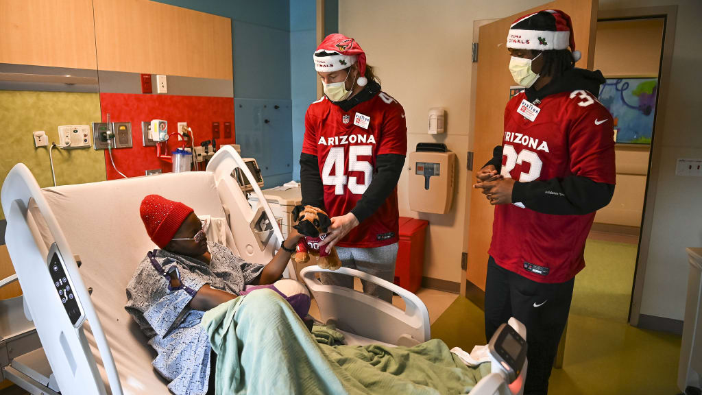 Nine-year-old spreads holiday cheer at hospitals with 'love boxes