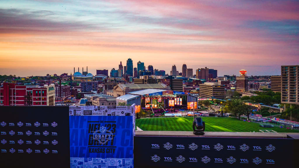 Chiefs Release Record Economic Impact of Nearly $1 Billion for the Kansas  City Region