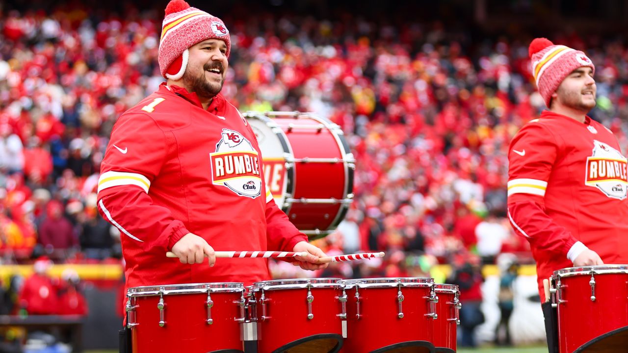 Photos: Chiefs Cheer and Entertainment on Christmas Day