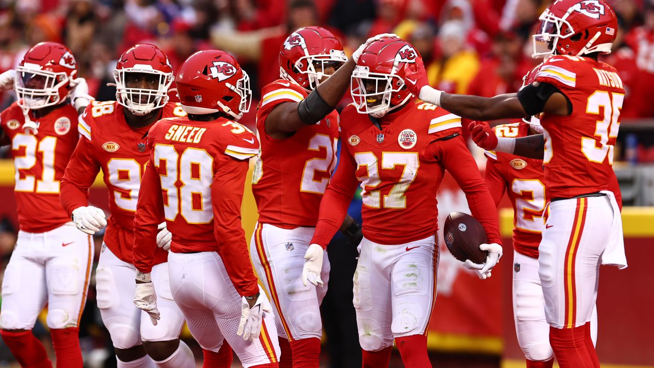 Photos: Game Action from Week 14 | Chiefs vs. Bills
