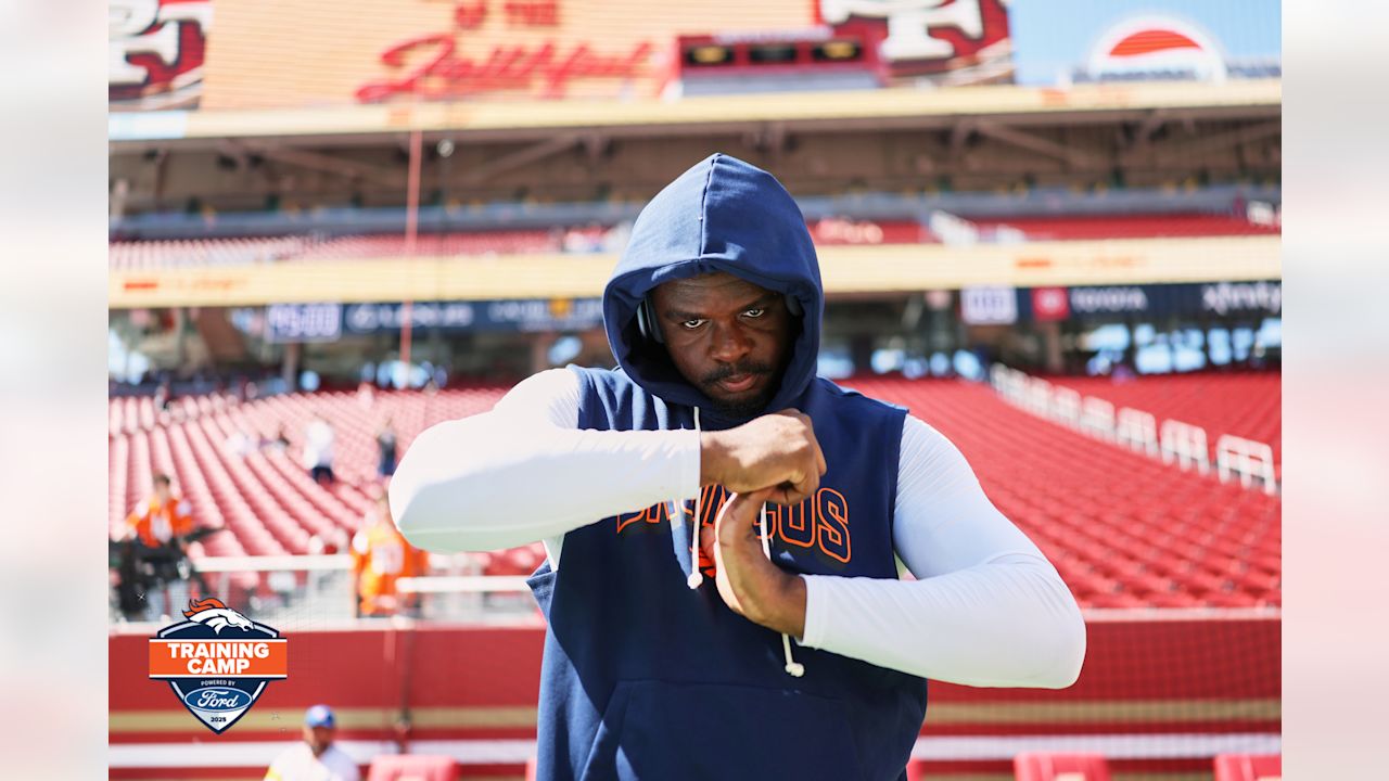 Broncos' starters don't live up to Super Bowl hype in first preseason showing