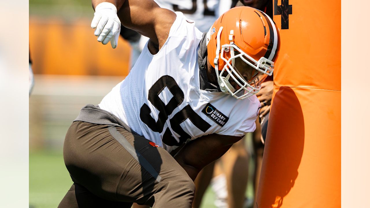 Myles Garrett Breaks Silence on Browns QB Situation Amid Shedeur Sanders Questions
