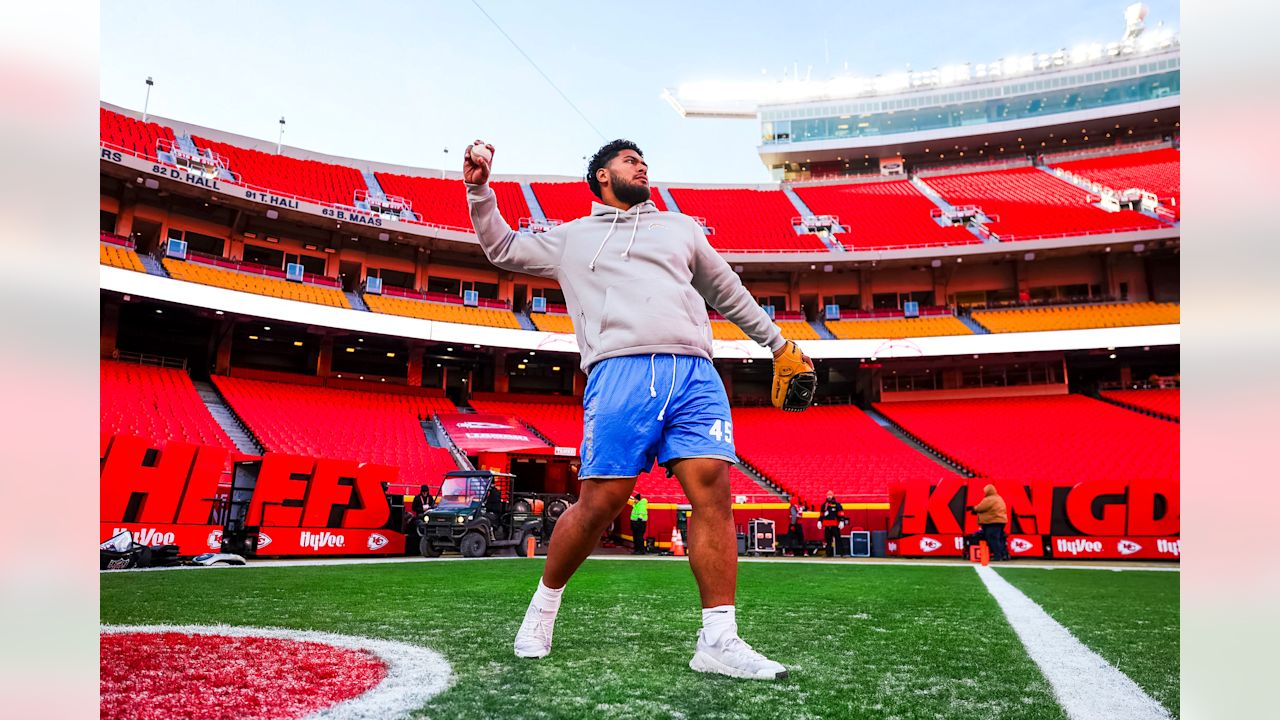 Photos: Chiefs vs. Chargers Pregame, image size:1280x720