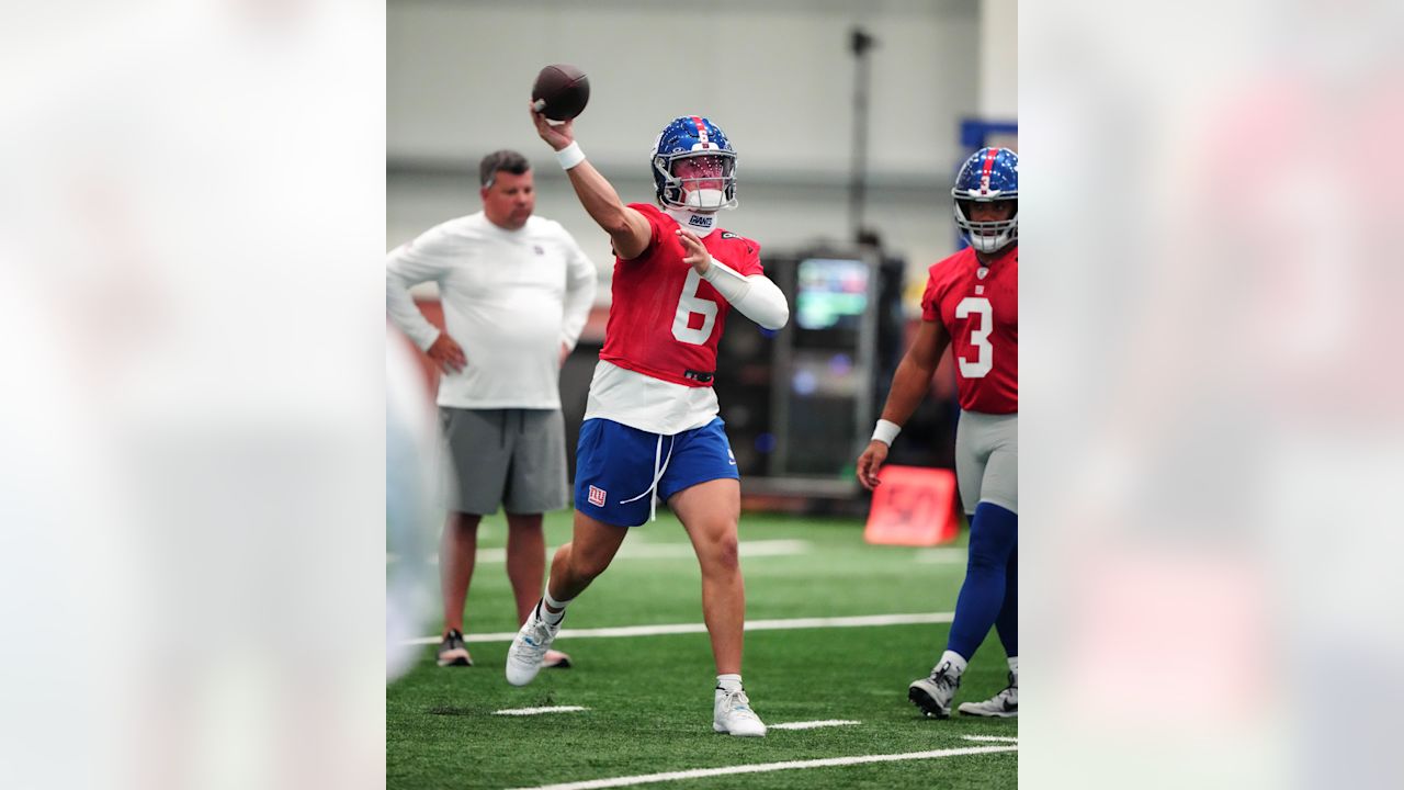 QB Jaxson Dart (6)