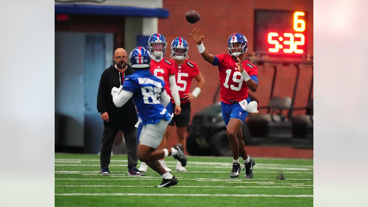 QB Jameis Winston (19),WR Montrell Washington (80)