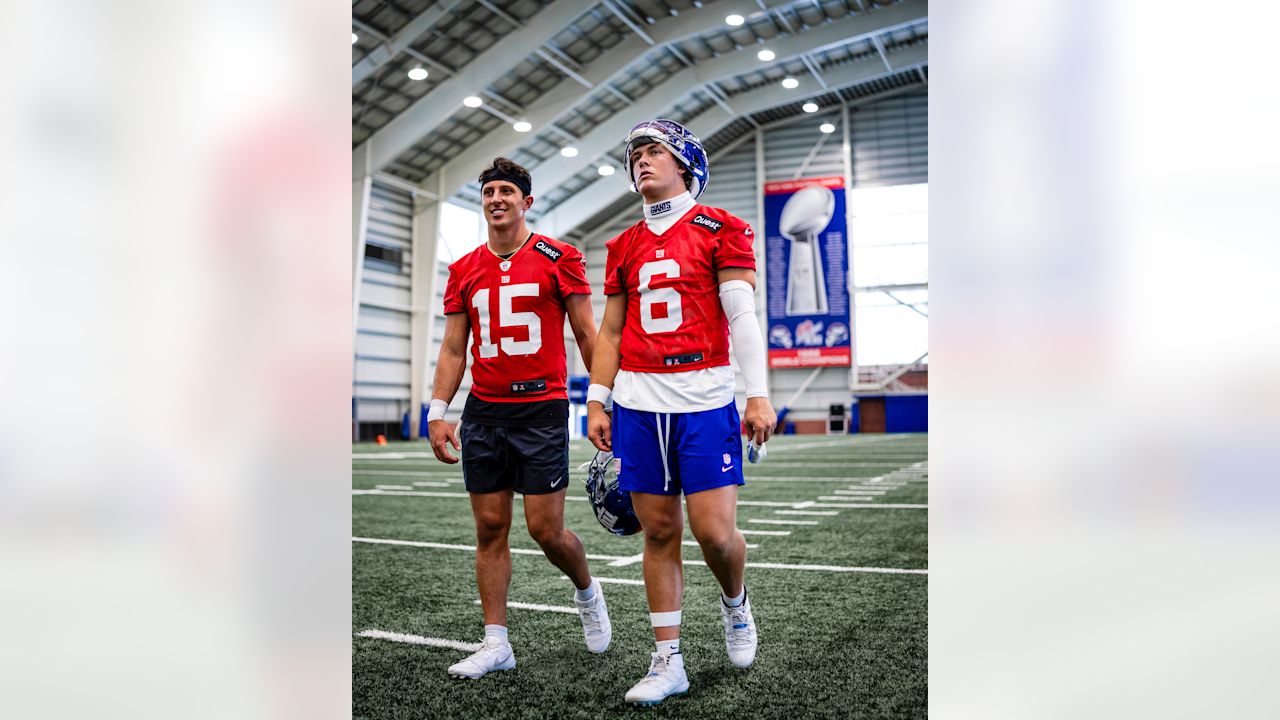 QB Tommy DeVito (15) and QB Jaxson Dart (6)