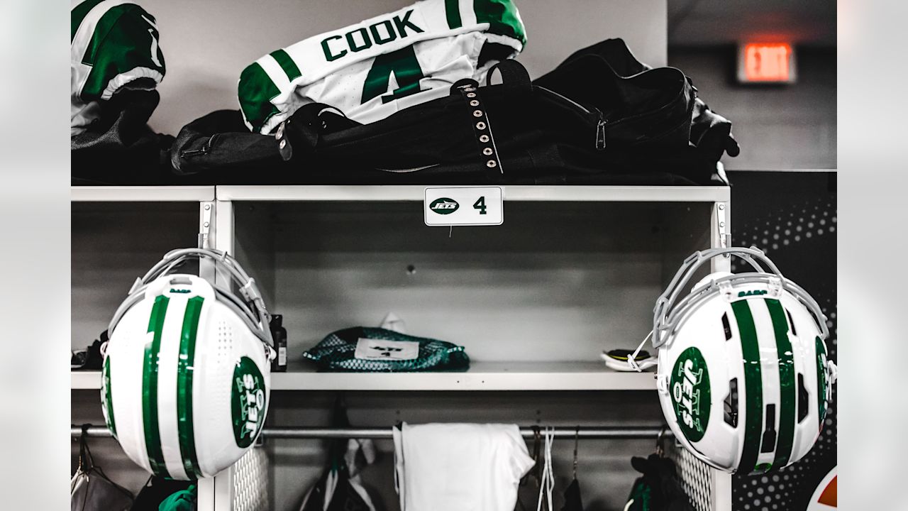 Inside the Locker Room | Week 13 Falcons vs Jets, image size:1280x720
