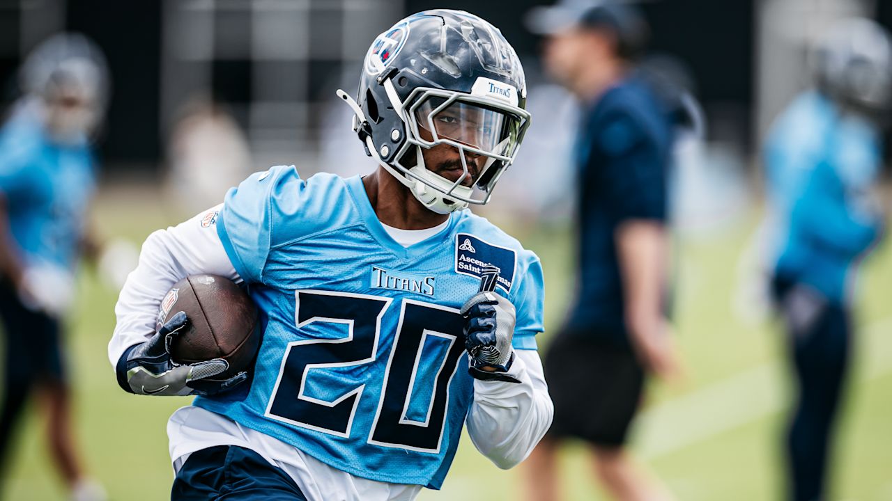 Running back Tony Pollard #20 of the Tennessee Titans during phase 3 practice at the Ascension Saint Thomas Sports Park on May 30, 2025 in Nashville, TN. Photo By Donald Page/Tennessee Titans