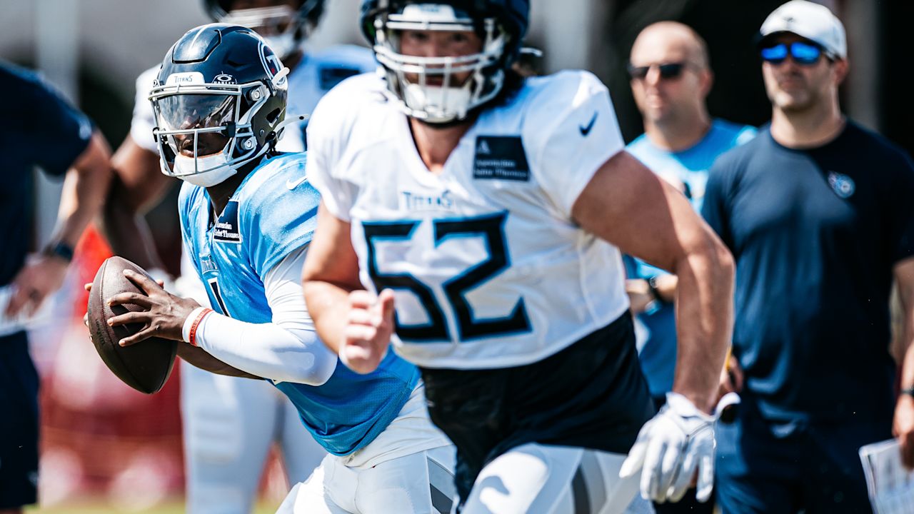 Quarterback Cam Ward #1 of the Tennessee Titans during joint practice with the Tamp Bay Buccaneers on August 07, 2025 in Tampa, FL. Photo By Jessie Rogers/Tennessee Titans
