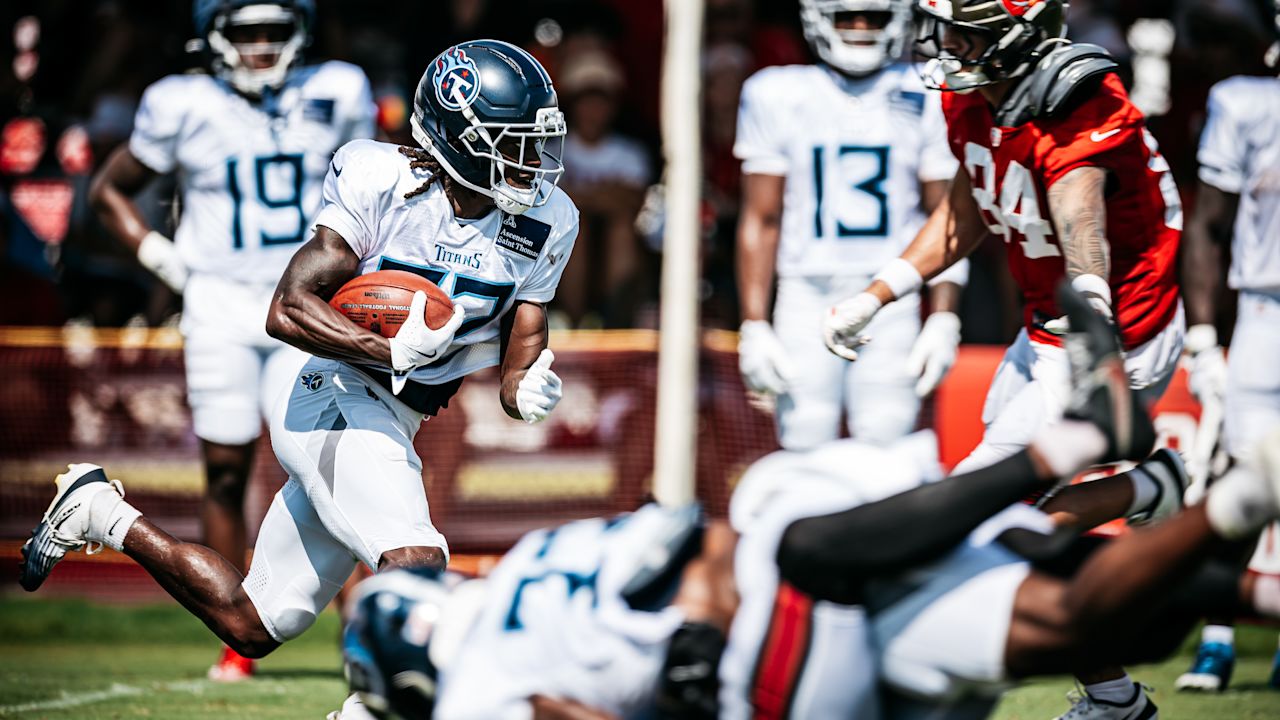 Wide receiver TJ Sheffield #82 of the Tennessee Titans during joint practice with the Tamp Bay Buccaneers on August 07, 2025 in Tampa, FL. Photo By Jessie Rogers/Tennessee Titans