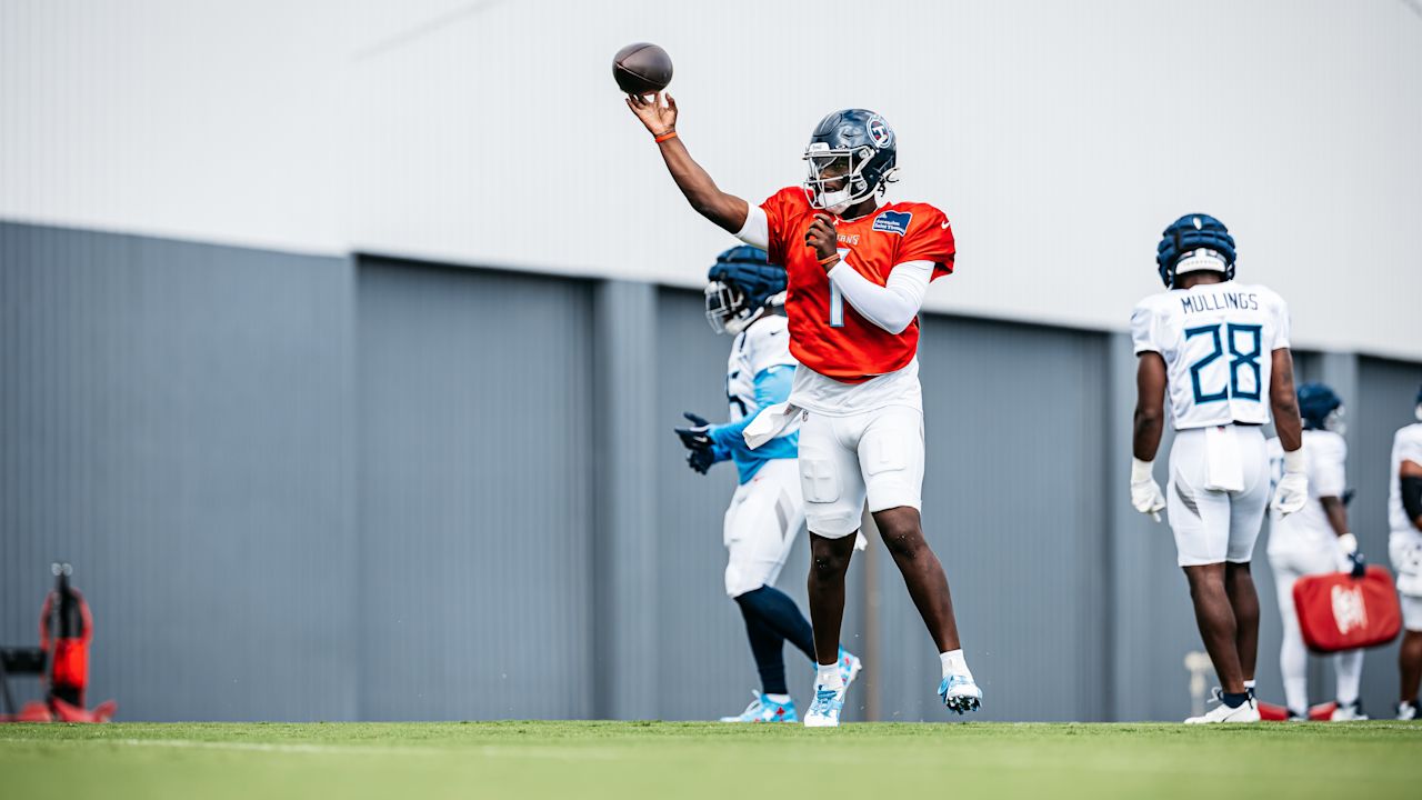 Quarterback Cam Ward #1 of the Tennessee Titans during joint practice with the Atlanta Falcons on August 13, 2025 in Atlanta, GA. Photo By Donald Page/Tennessee Titans