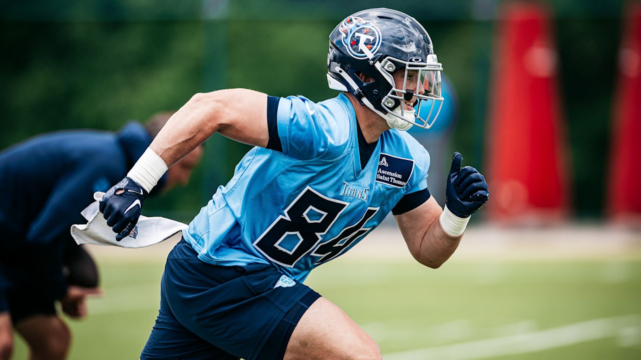 Tight end Gunnar Helm #84 of the Tennessee Titans during phase 3 practice at the Ascension Saint Thomas Sports Park on May 30, 2025 in Nashville, TN. Photo By Donald Page/Tennessee Titans