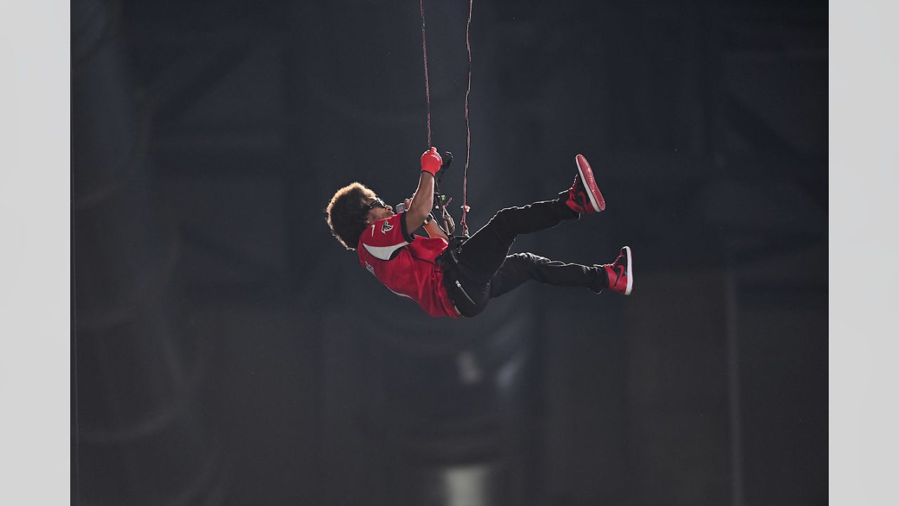 Behind-the-Scenes | Ludacris Rappels from Roof during 50th Anniversary of  Hip-Hop Performance