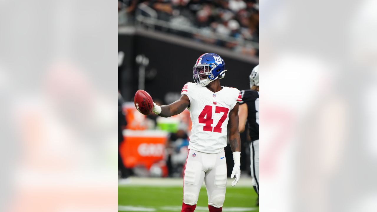 Daniel Jones: New York Giants quarterback's season ended by ACL injury in  defeat to Las Vegas Raiders, NFL News