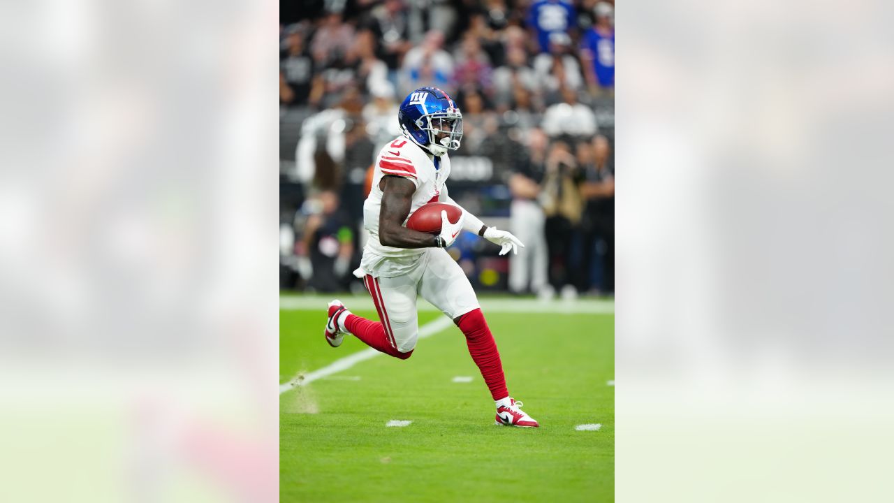Daniel Jones: New York Giants quarterback's season ended by ACL injury in  defeat to Las Vegas Raiders, NFL News